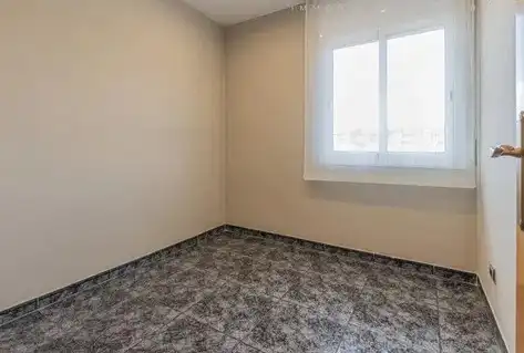Dormitori de Pis en venda en Cornellà de Llobregat amb Aire condicionat, Forn i Balcó