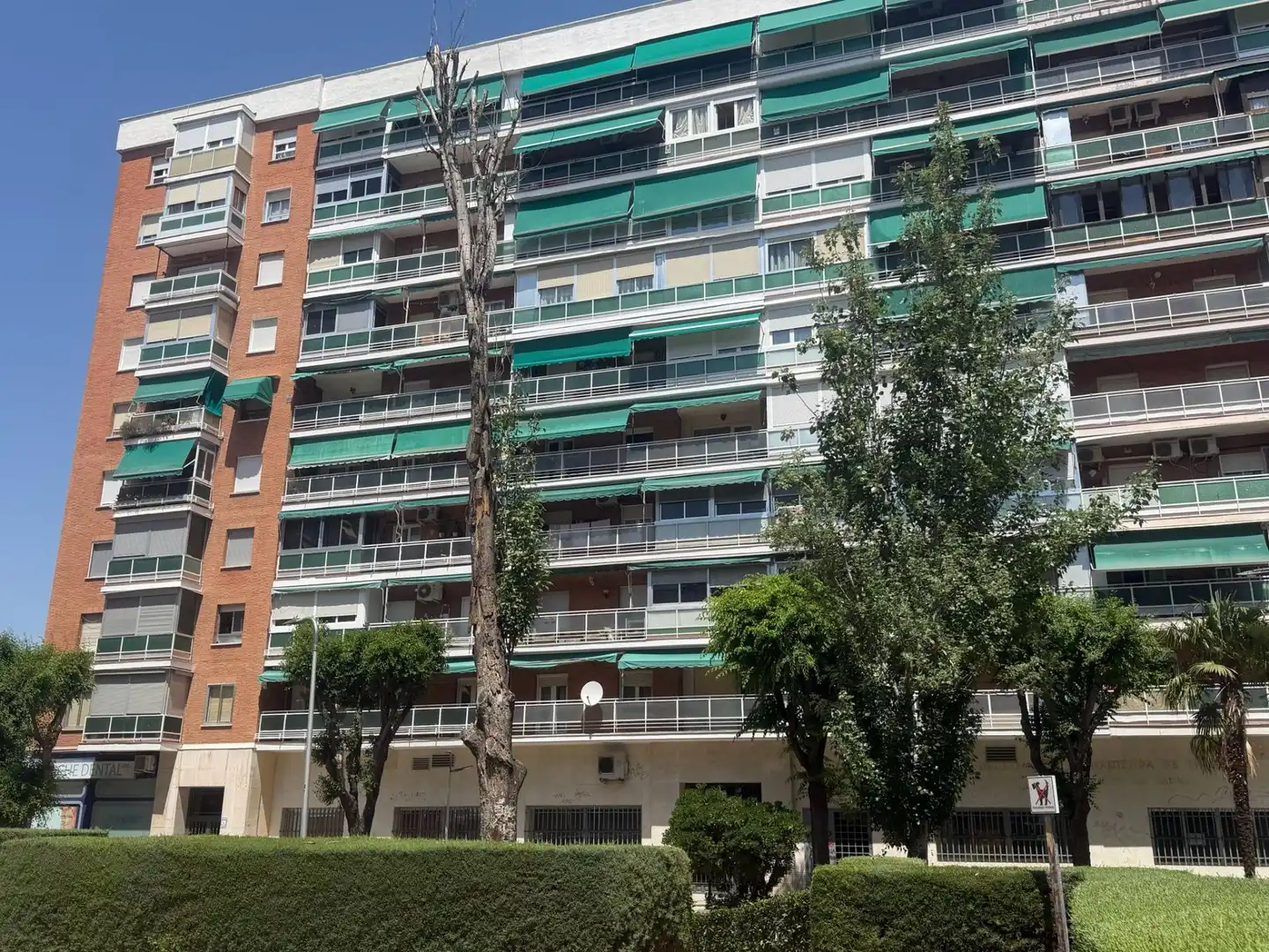 Vista exterior de Piso en venta en Madrid con Calefacción, Parquet y Terraza