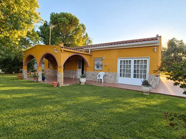 Villa mit Garten zum Verkauf in Dehesilla Calamón
