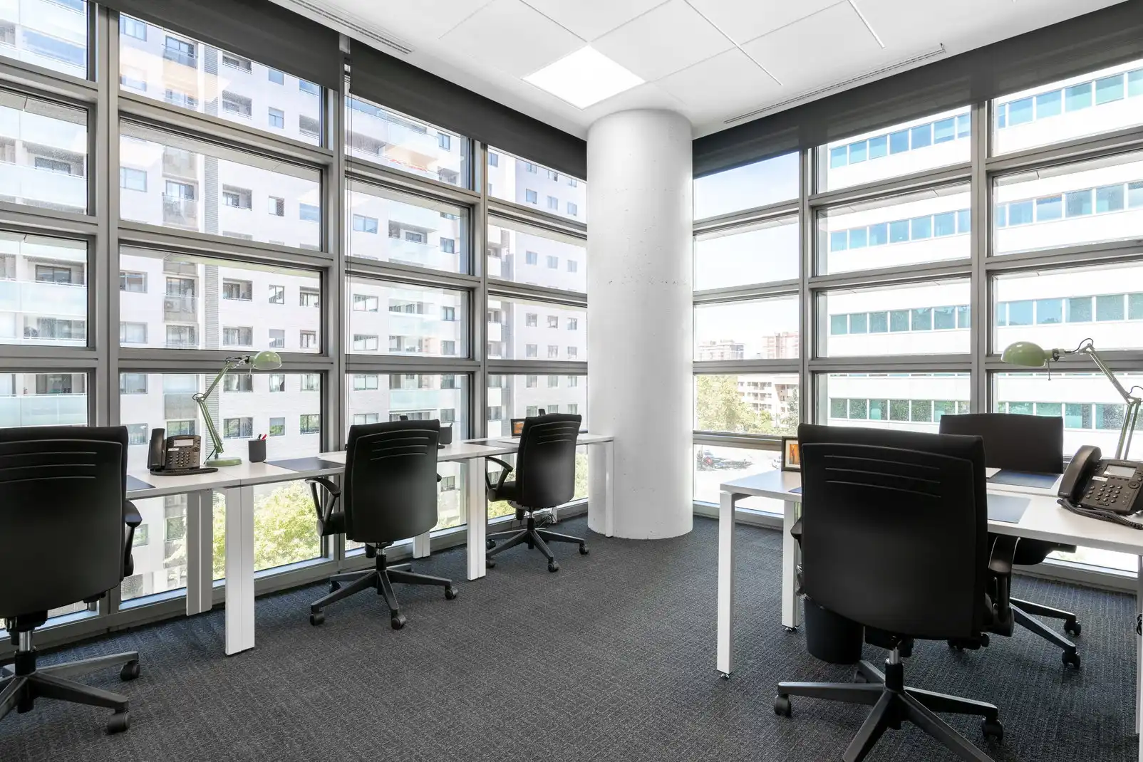 Büro zur Miete in Zaragoza mit Klimaanlage, Heizung und Möbliert