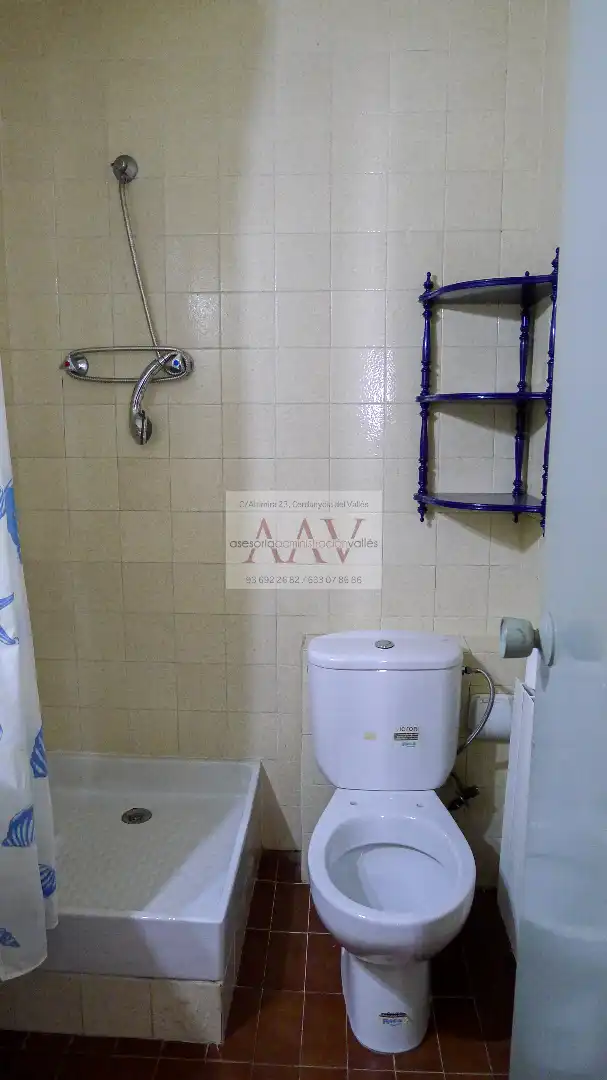 Badezimmer von Wohnung zum Verkauf in Cerdanyola del Vallès mit Klimaanlage, Heizung und Balkon