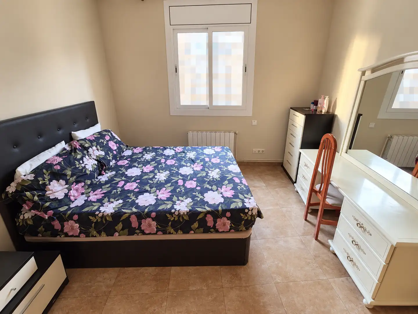 Habitación de Piso en venta en Barcelona con Aire acondicionado y Balcón