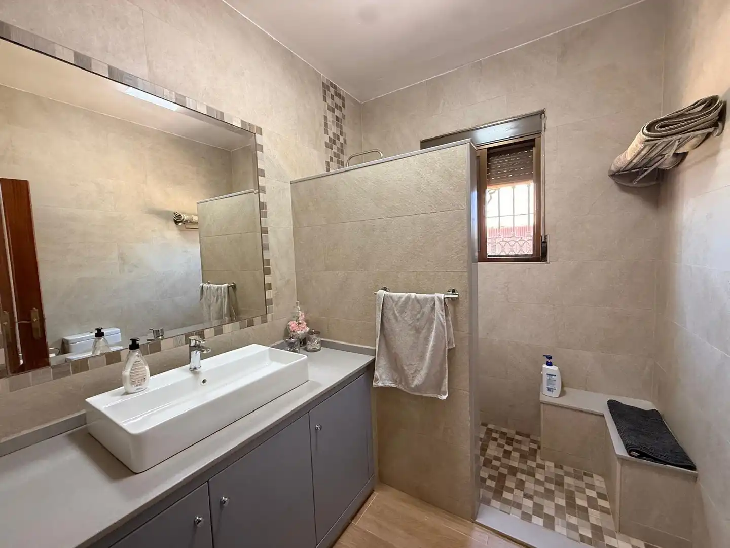 Baño de Casa o chalet en venta en La Carlota con Aire acondicionado, Jardín privado y Terraza