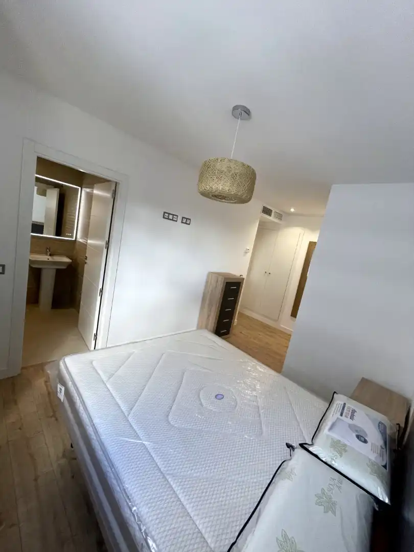 Habitación de Piso de alquiler en Badajoz con Aire acondicionado, Calefacción y Amueblado