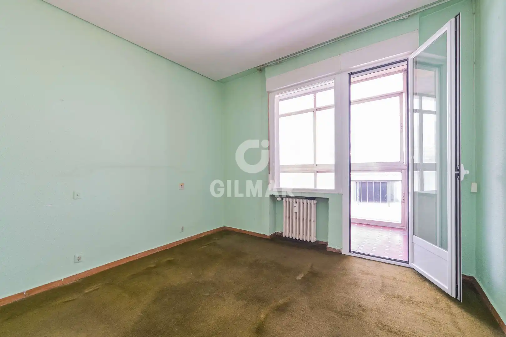 Habitación de Piso en venta en Madrid con Calefacción, Trastero y Balcón