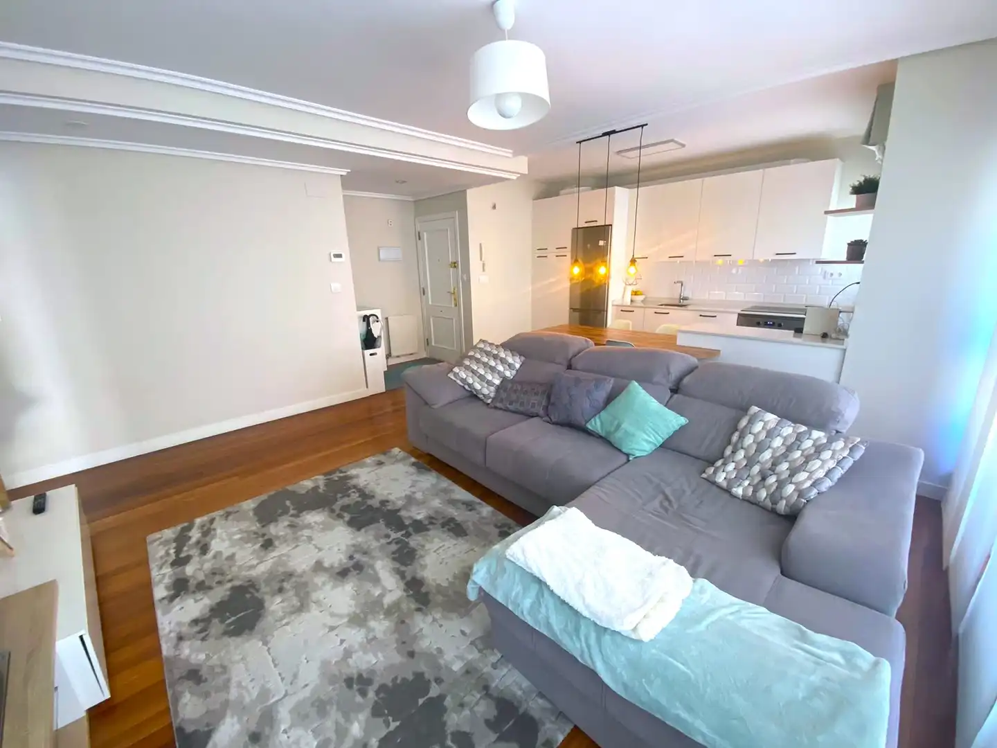 Living room of Flat for sale in Castro-Urdiales  with Heating, Private garden and Parquet flooring