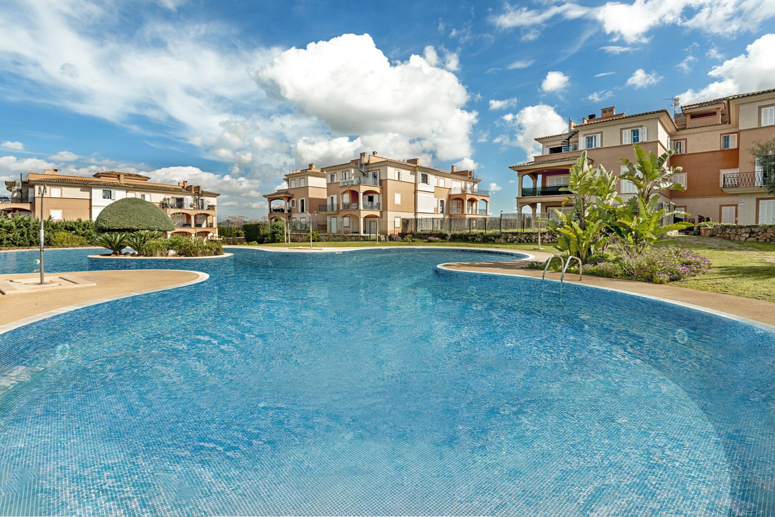 Vista exterior de Àtic en venda en  Palma de Mallorca amb Aire condicionat, Calefacció i Jardí privat