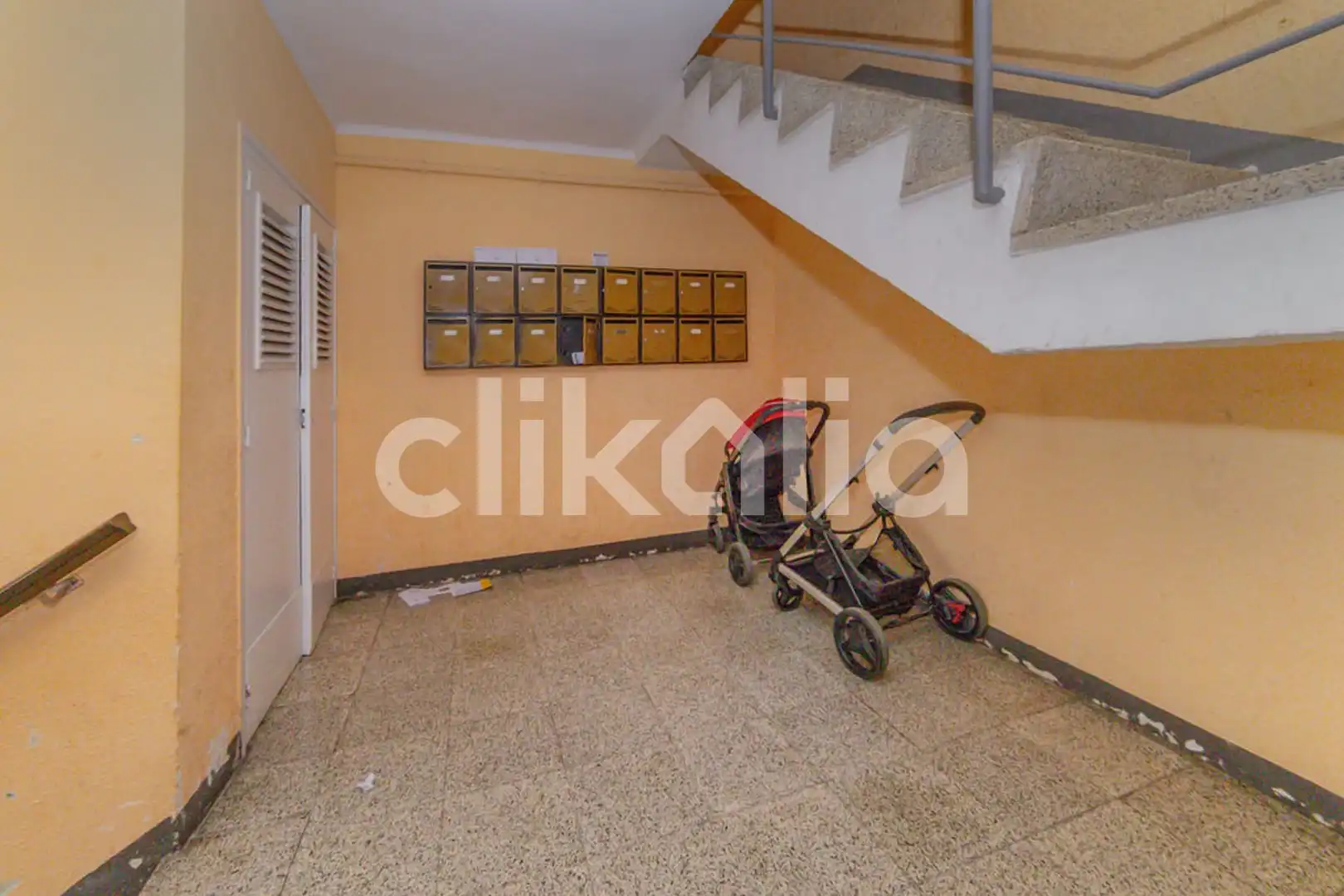 Piso en venta en Vic con Calefacción, Terraza y Trastero