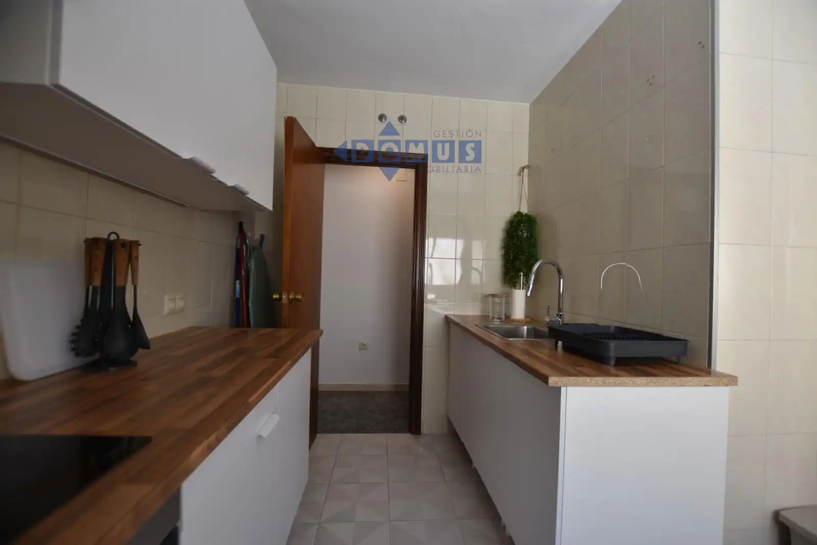 Cocina de Piso para compartir en Ronda con Aire acondicionado, Terraza y Amueblado