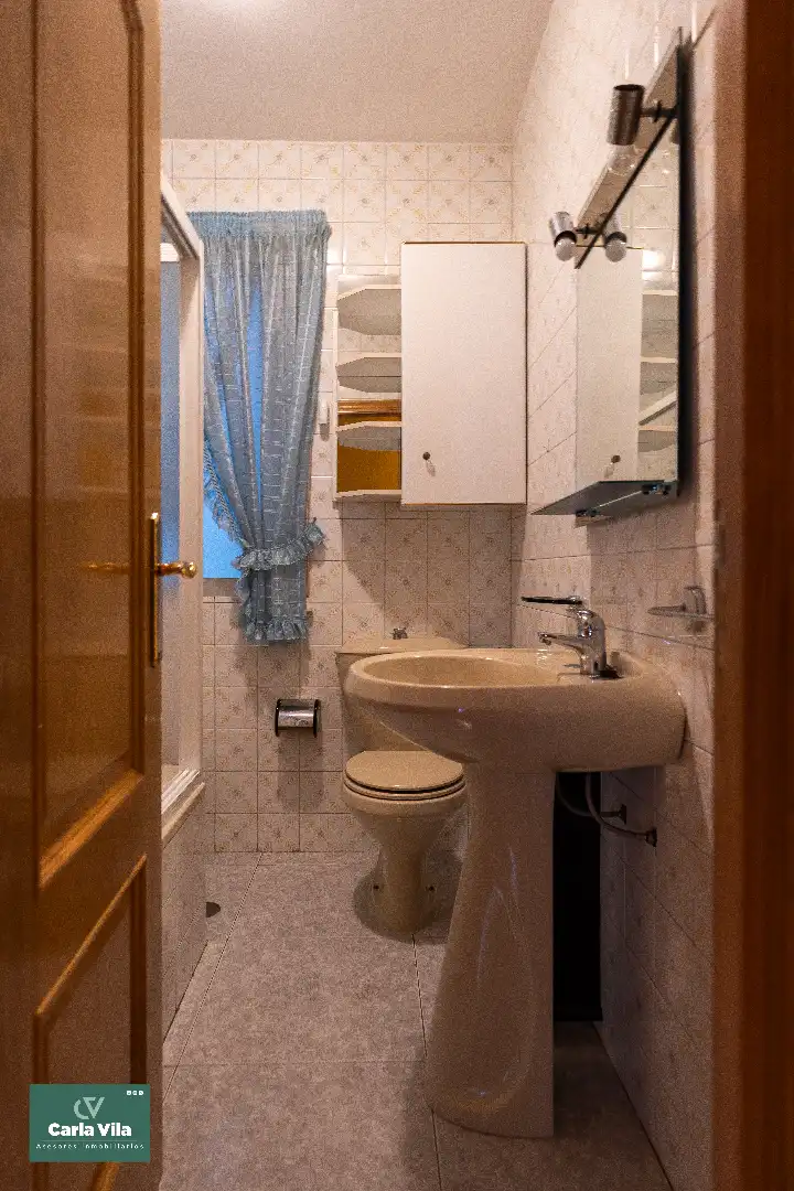 Baño de Piso en venta en Lugo con Calefacción, Trastero y Amueblado