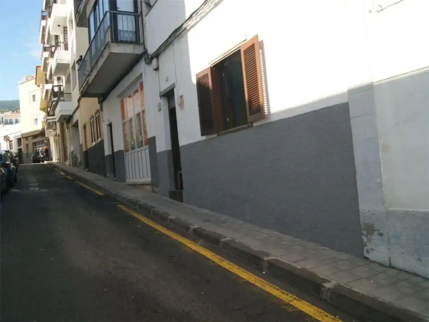 Vista exterior de Casa adosada en venda en Icod de los Vinos amb Balcó
