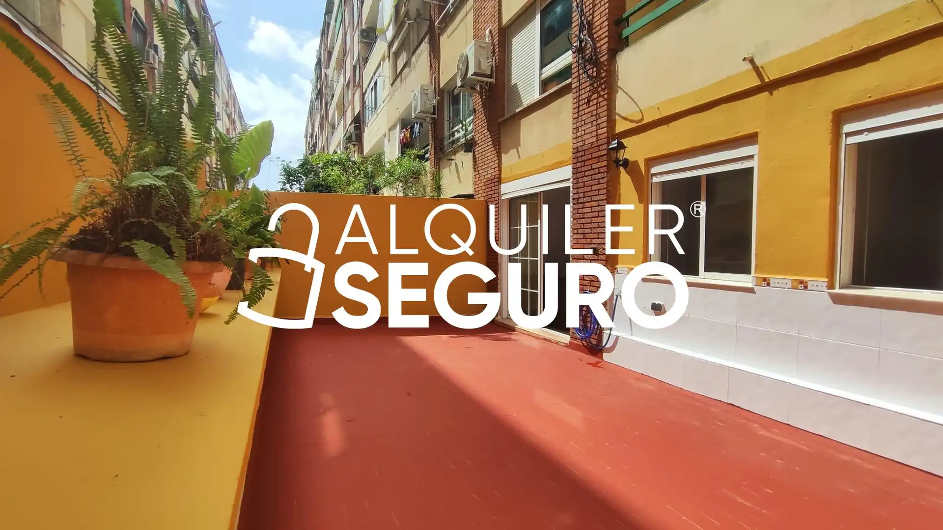 Exterior view of Flat for rent in Valencia  with Terrace and Furnished