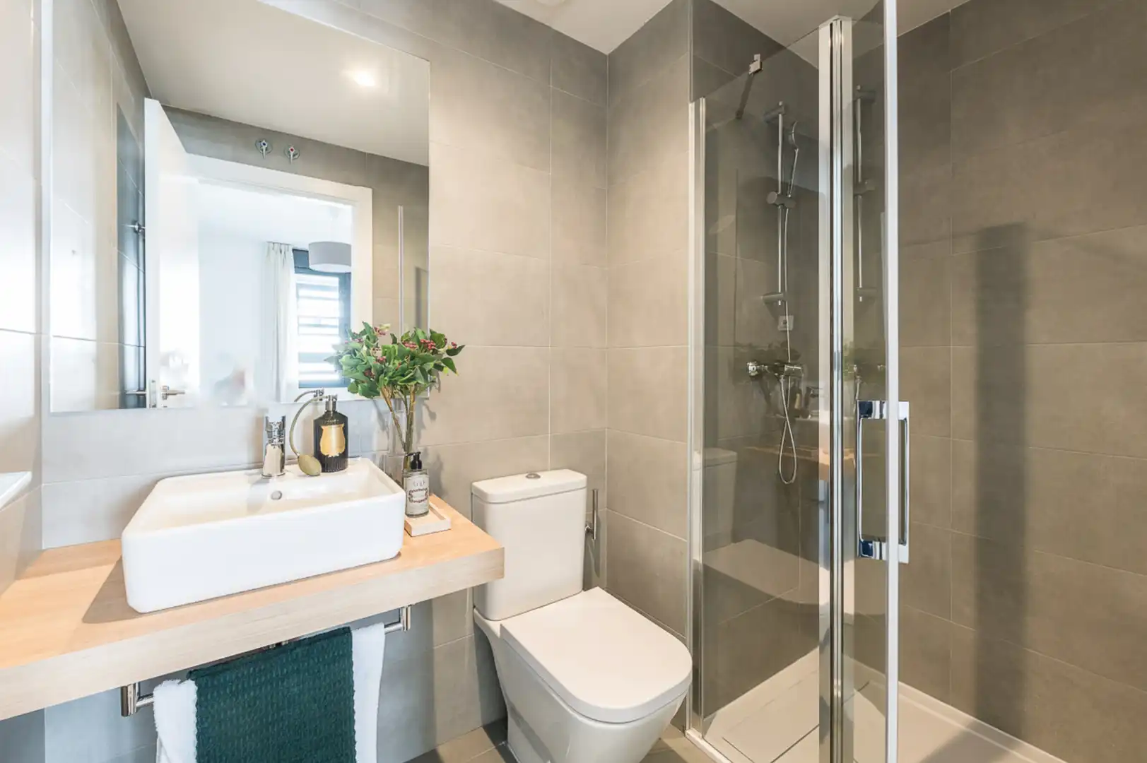 Bathroom of Duplexes for rent in Madrid  with Air Conditioner, Heating and Private garden