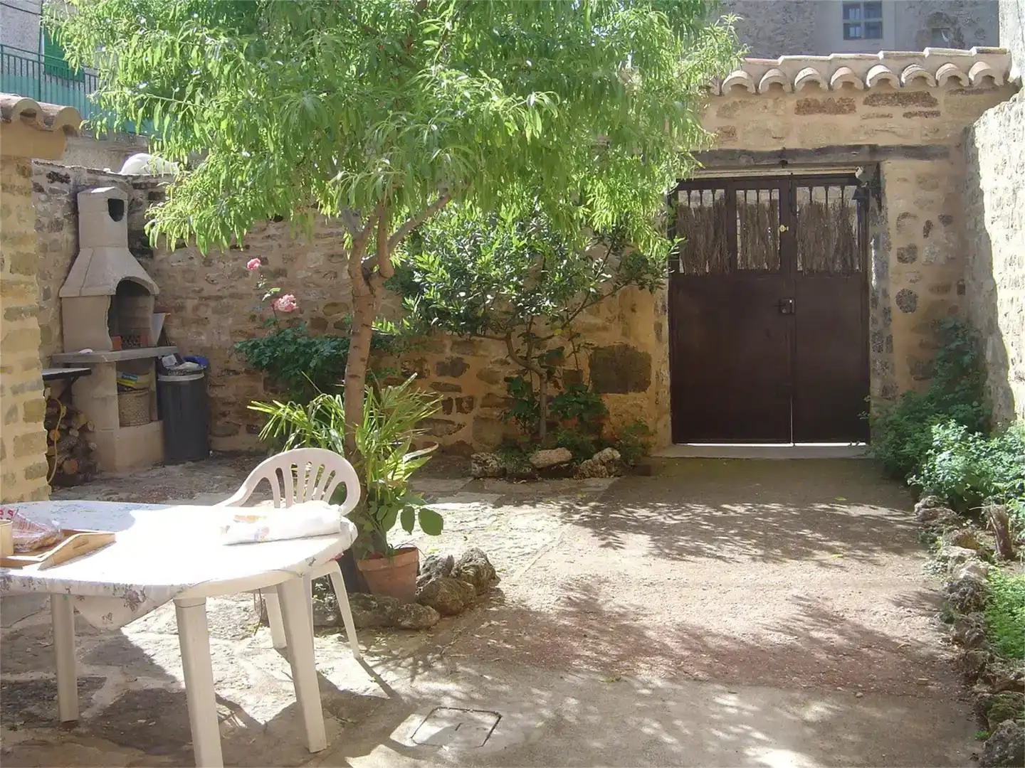 Jardí de Finca rústica en venda en Sienes amb Balcó