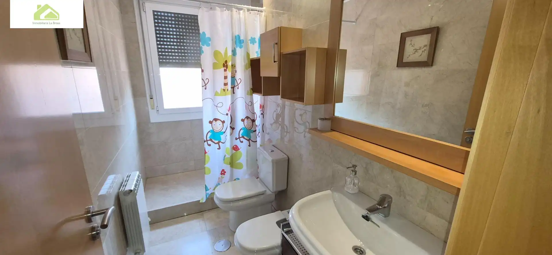 Bany de Pis en venda en Zamora Capital  amb Calefacció, Terrassa i Piscina comunitària