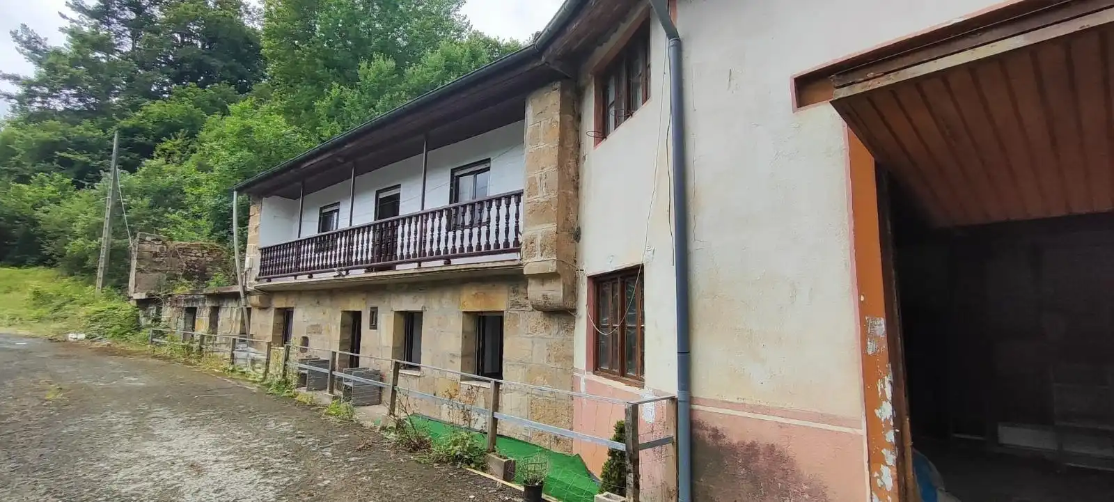 Exterior view of Houses for sale in Luena   with Heating, Private garden and Storage room