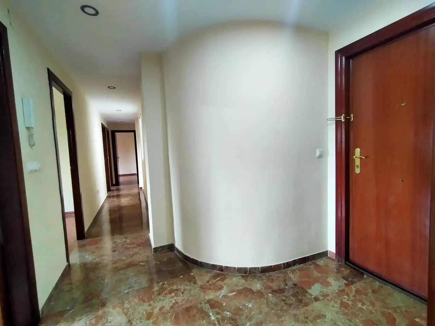 Flat for sale in Sevilla  with Air Conditioner and Terrace