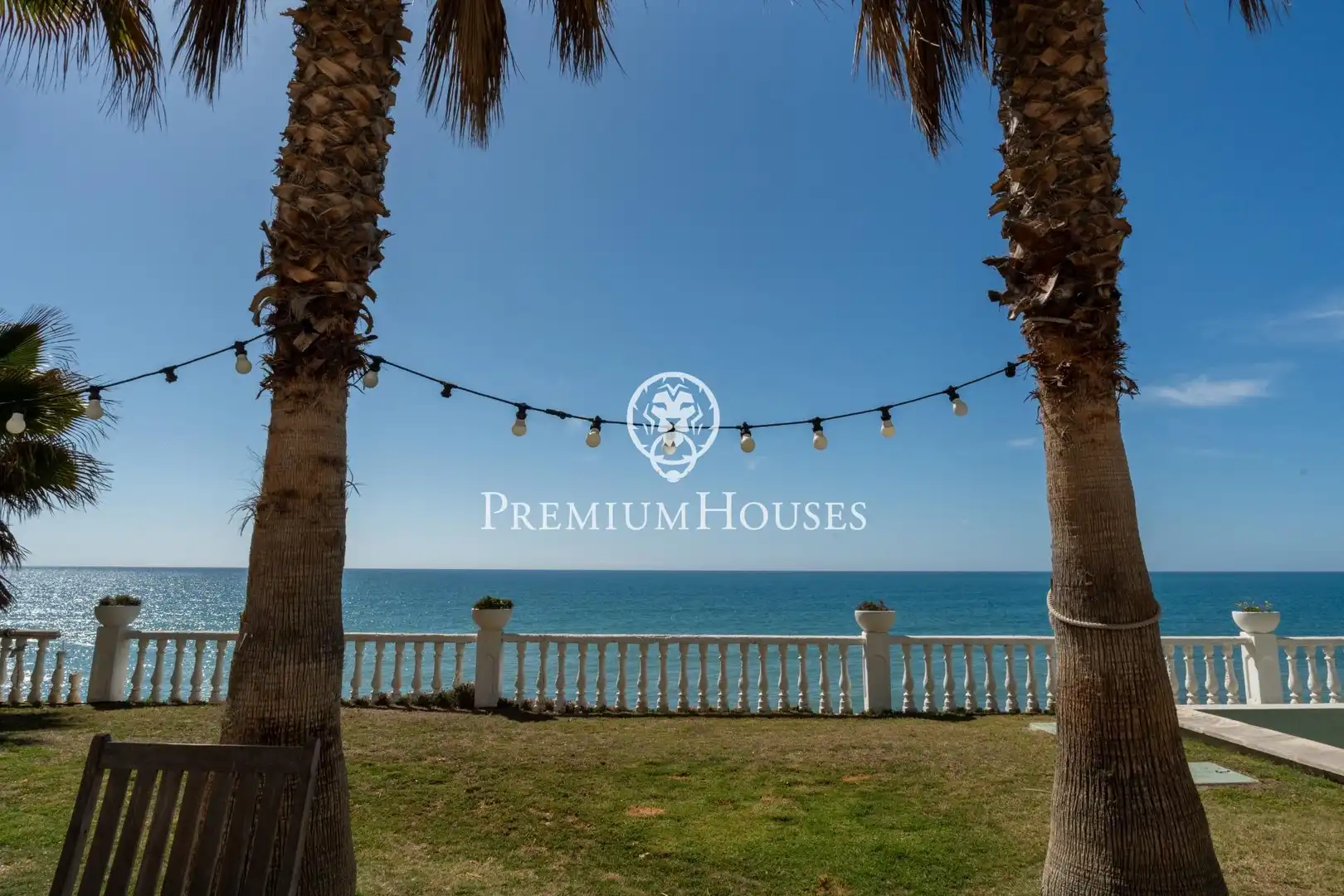 Terrace of Houses for sale in Vilanova i la Geltrú  with Air Conditioner, Heating and Private garden