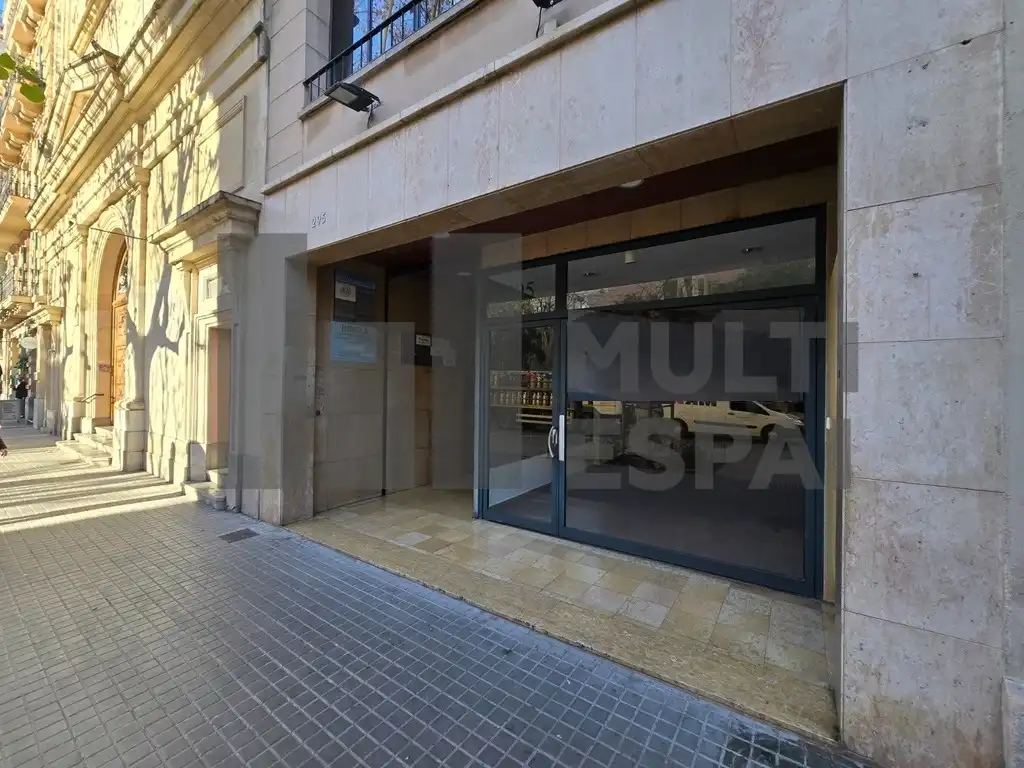 Business premises to rent in Carrer del Consell de Cent