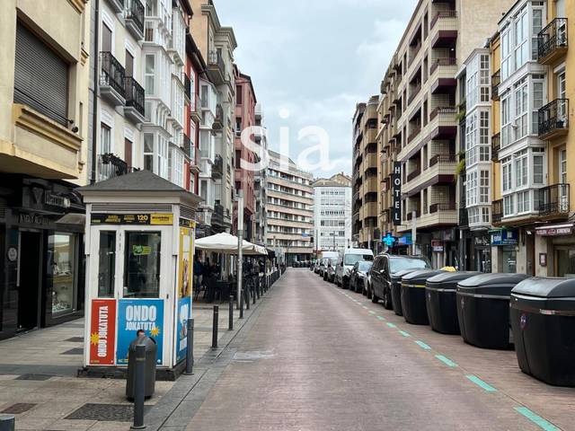 Local comercial en Alquiler en Rioja en Ensanche