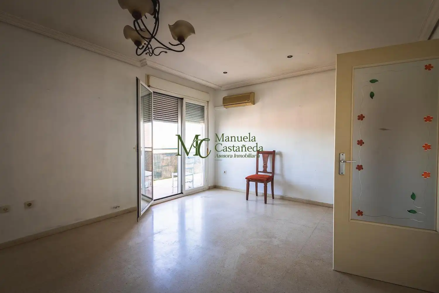 Appartamento con terrazza in vendita a Oeste