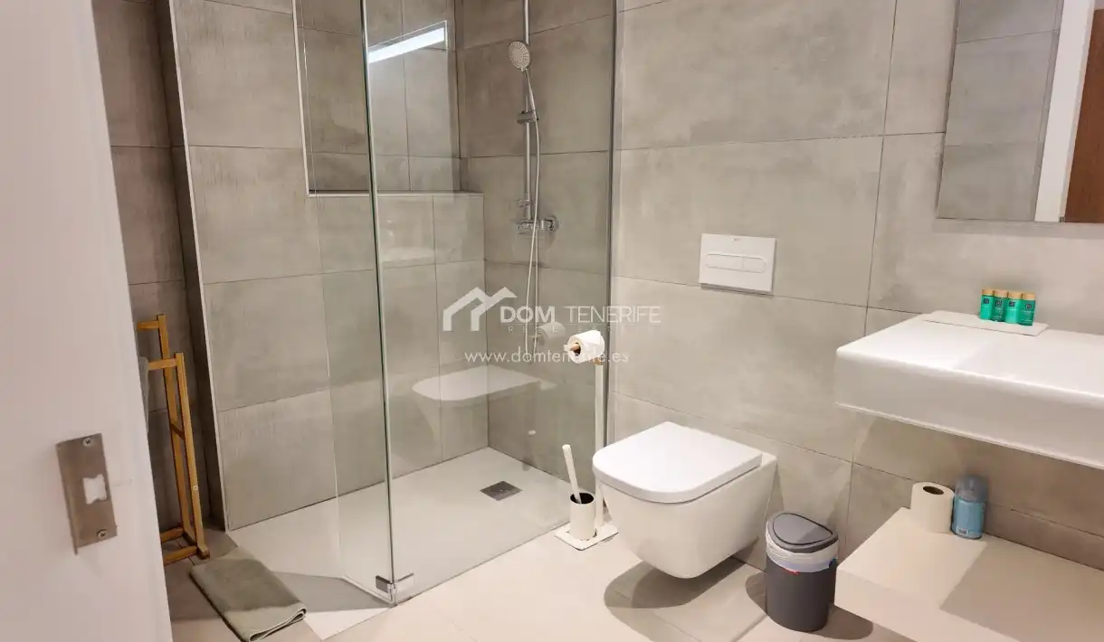 Bathroom of Flat for sale in Adeje  with Swimming Pool, Furnished and Oven