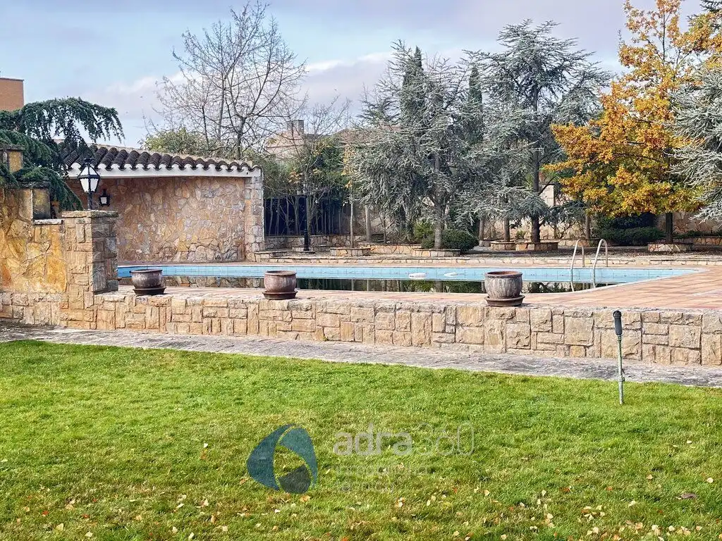 Garden of Houses for sale in Lardero  with Air Conditioner, Heating and Private garden
