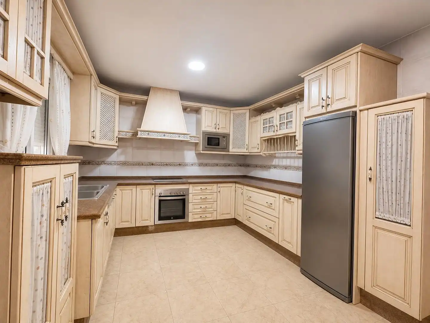 Cocina de Casa o chalet en venta en Chiclana de la Frontera con Aire acondicionado, Jardín privado y Terraza