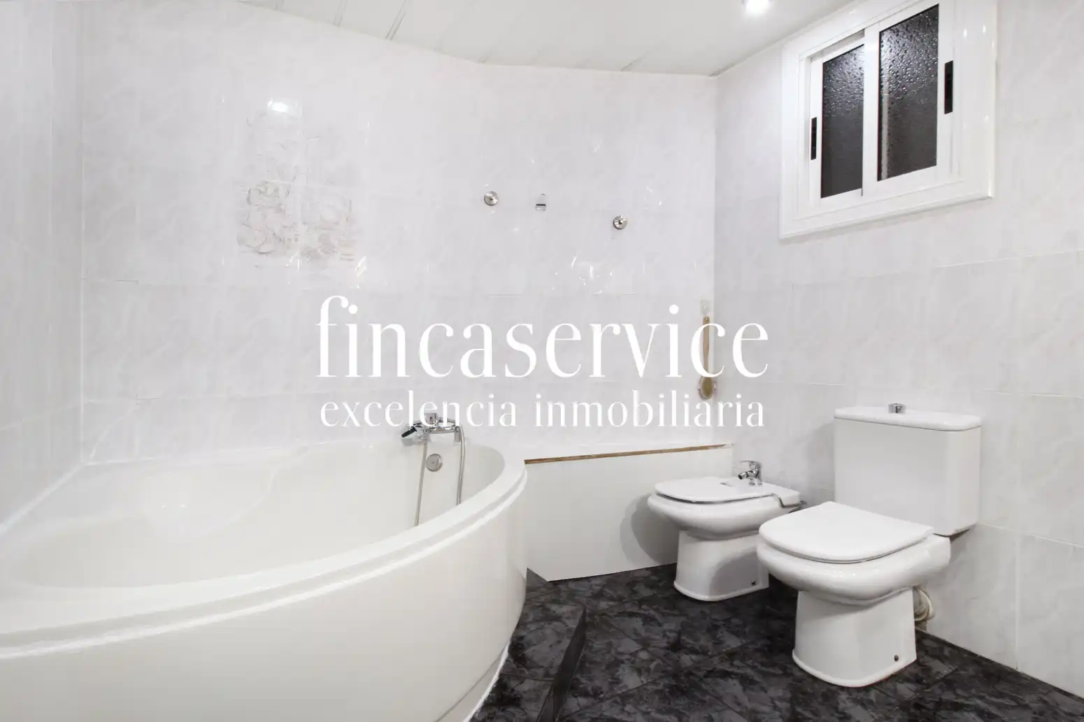 Baño de Piso en venta en Rubí con Aire acondicionado, Calefacción y Balcón