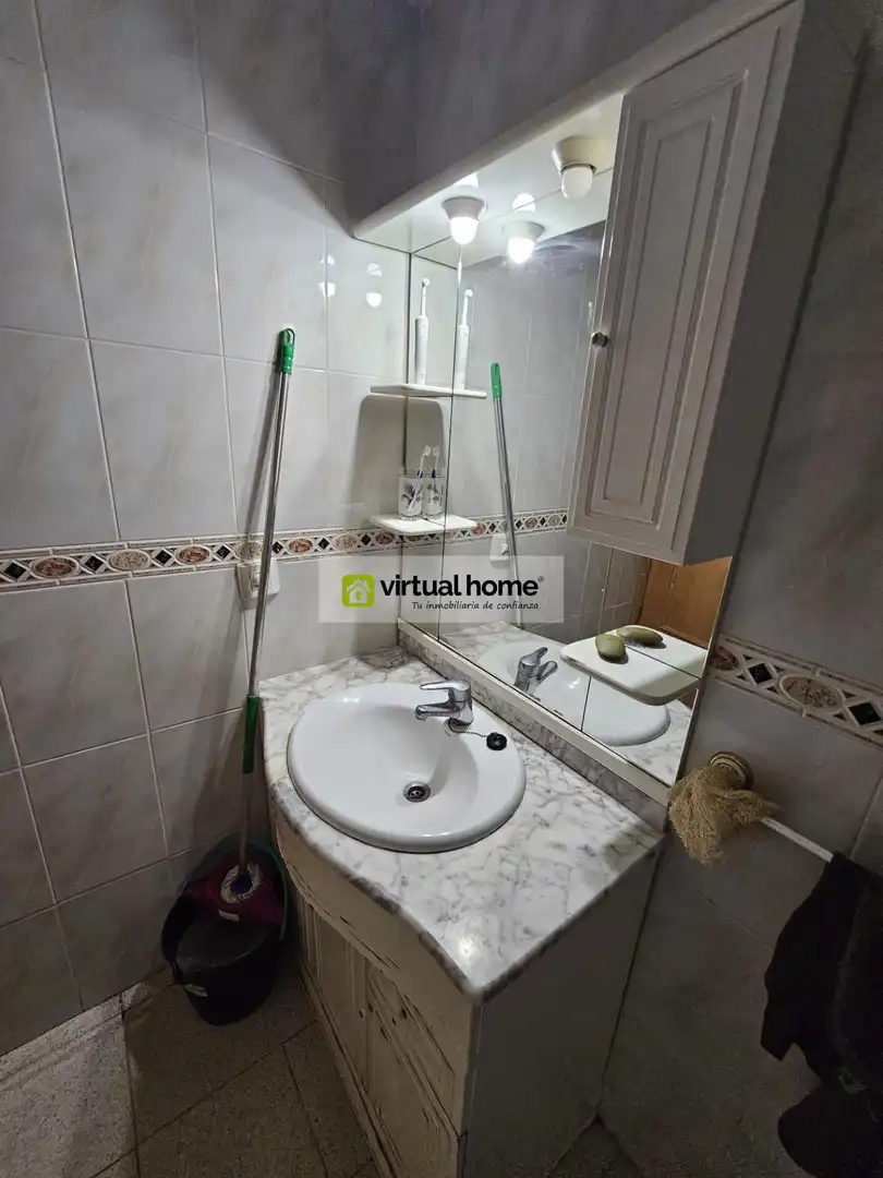Bany de Pis en venda en Benidorm amb Jardí privat, Terrassa i Piscina comunitària