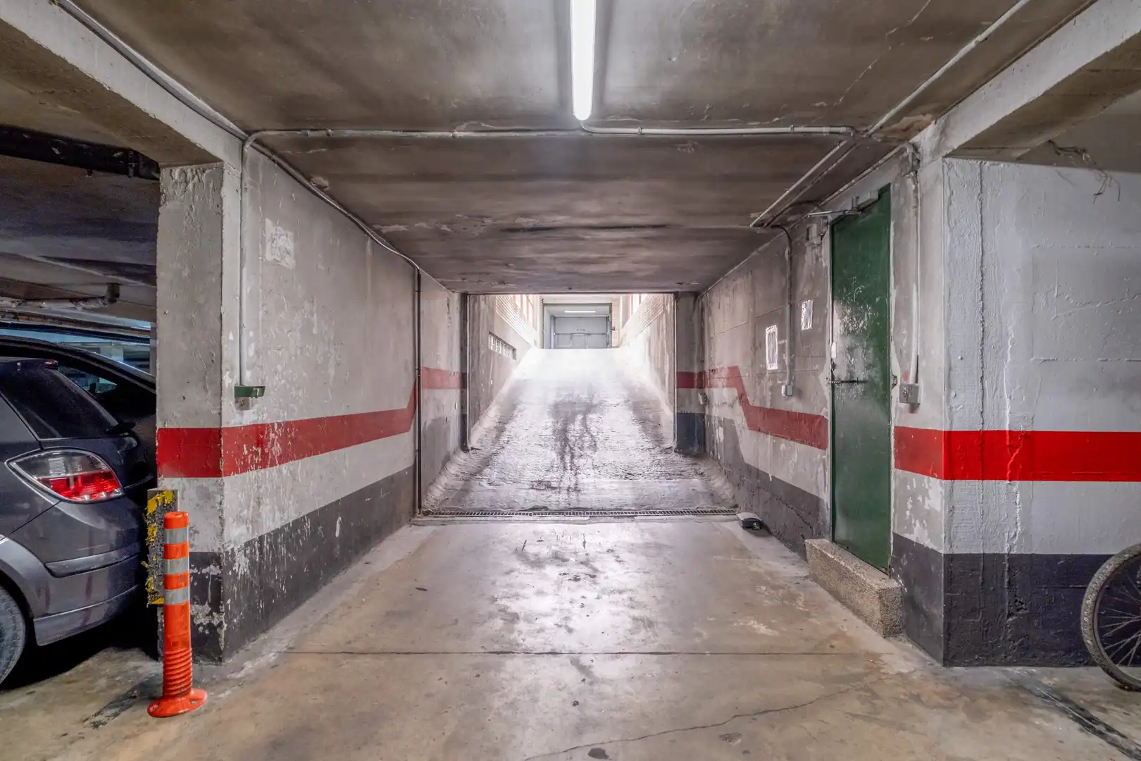 Parking of Flat for sale in Utebo  with Air Conditioner, Heating and Balcony