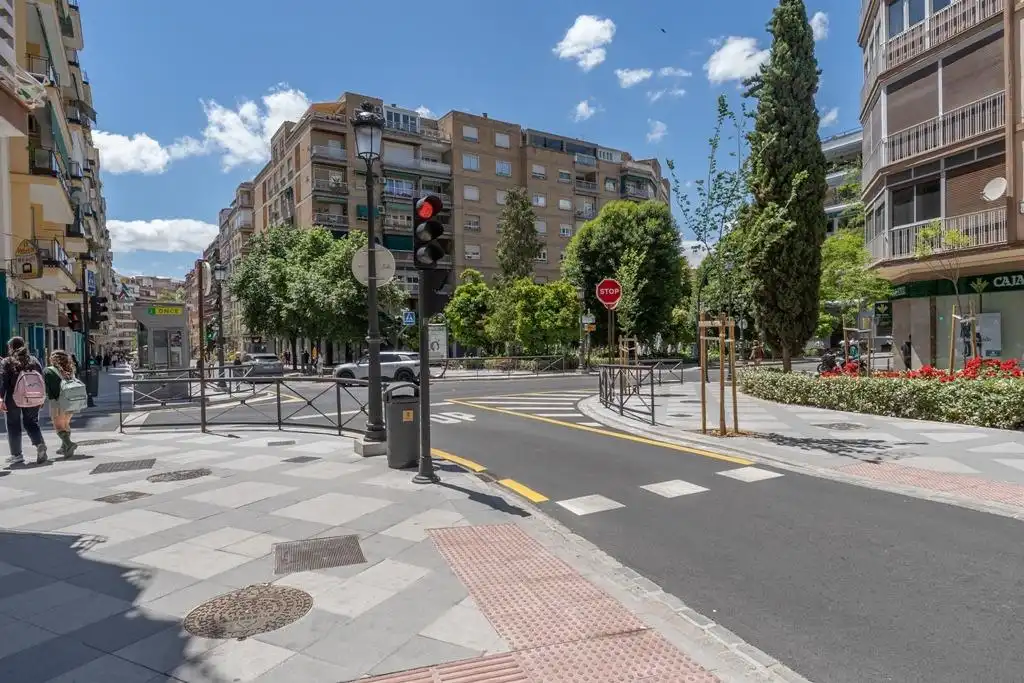Vista exterior de Piso en venta en Granada con Aire acondicionado, Calefacción y Terraza
