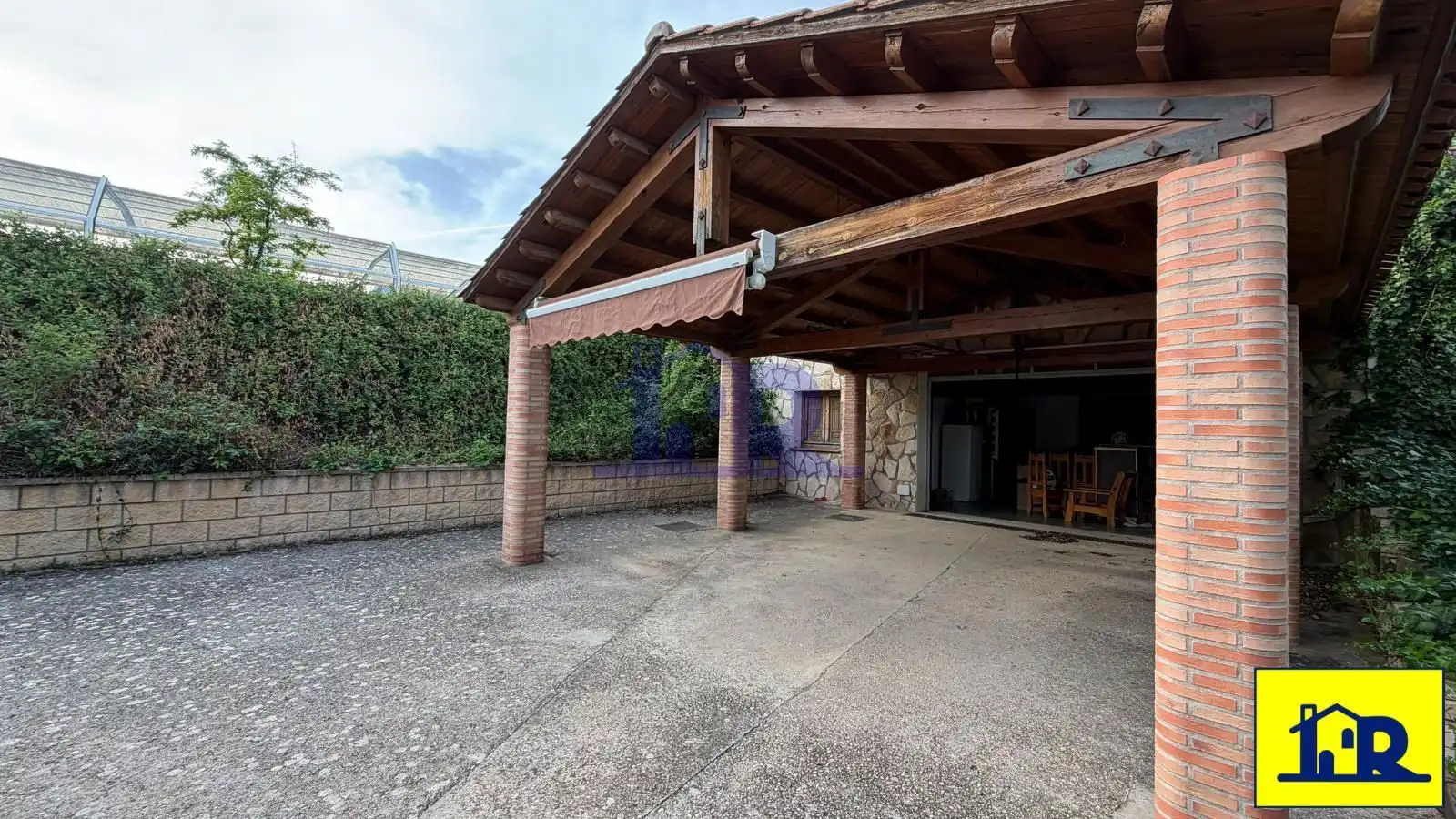 Terrassa de Casa o xalet en venda en Villalba de la Sierra amb Calefacció, Traster i Piscina