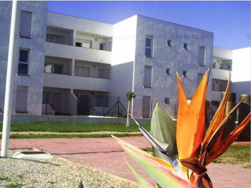 Vista exterior de Pis de lloguer en  Almería Capital amb Aire condicionat, Calefacció i Jardí privat