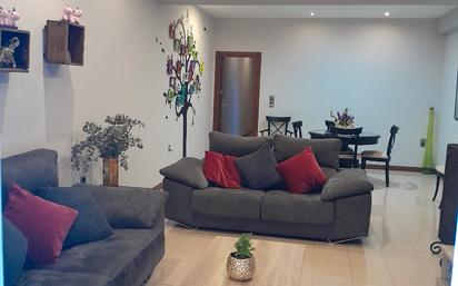 Living room of Flat for sale in  Albacete Capital  with Heating, Storage room and Furnished