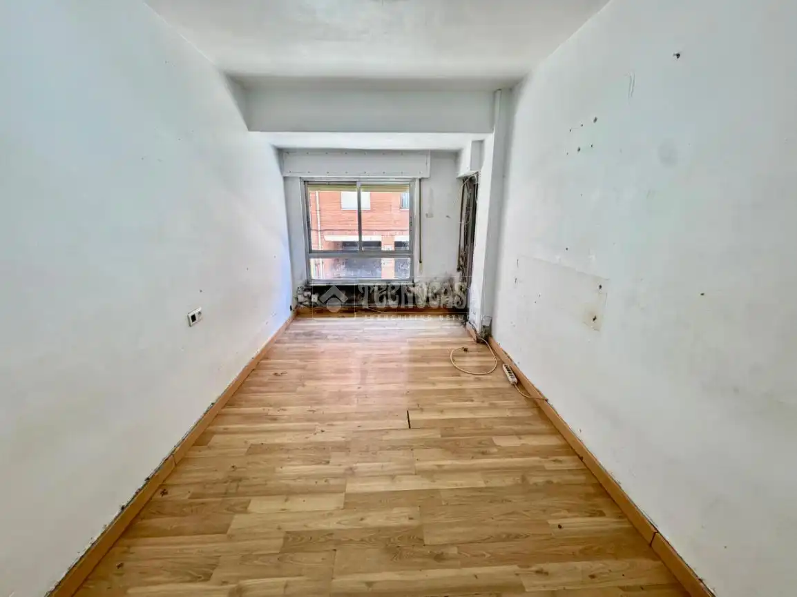 Piso en venta en León Capital  con Calefacción, Parquet y Balcón