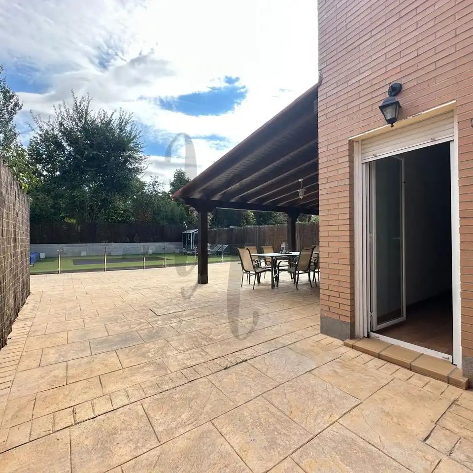 Casa aparellada amb piscina de lloguer a Calle San Martín, imagen 37