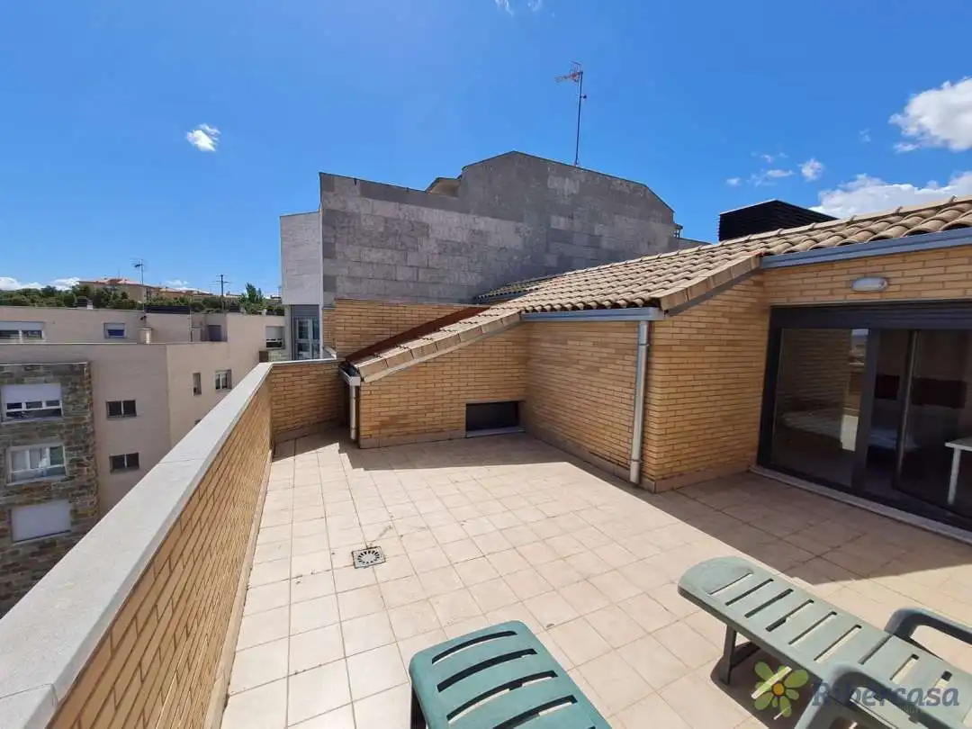 Terraza de Ático en venta en Tudela con Calefacción, Terraza y Balcón
