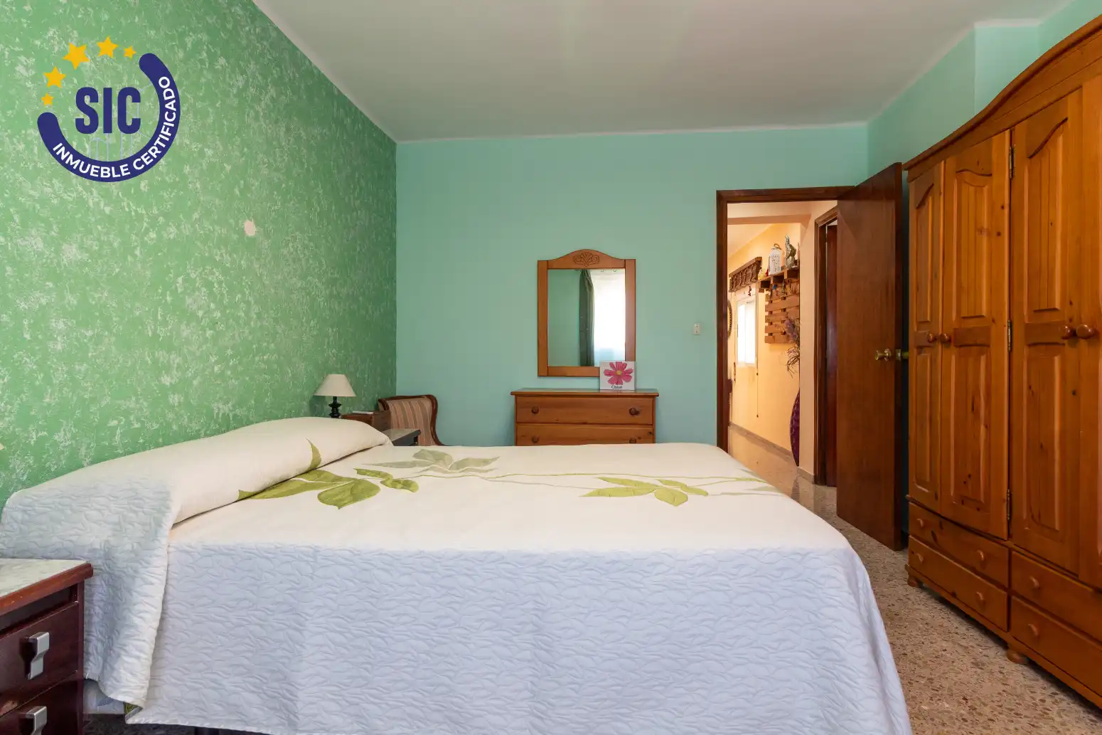 Habitación de Piso en venta en Gilet con Calefacción y Balcón