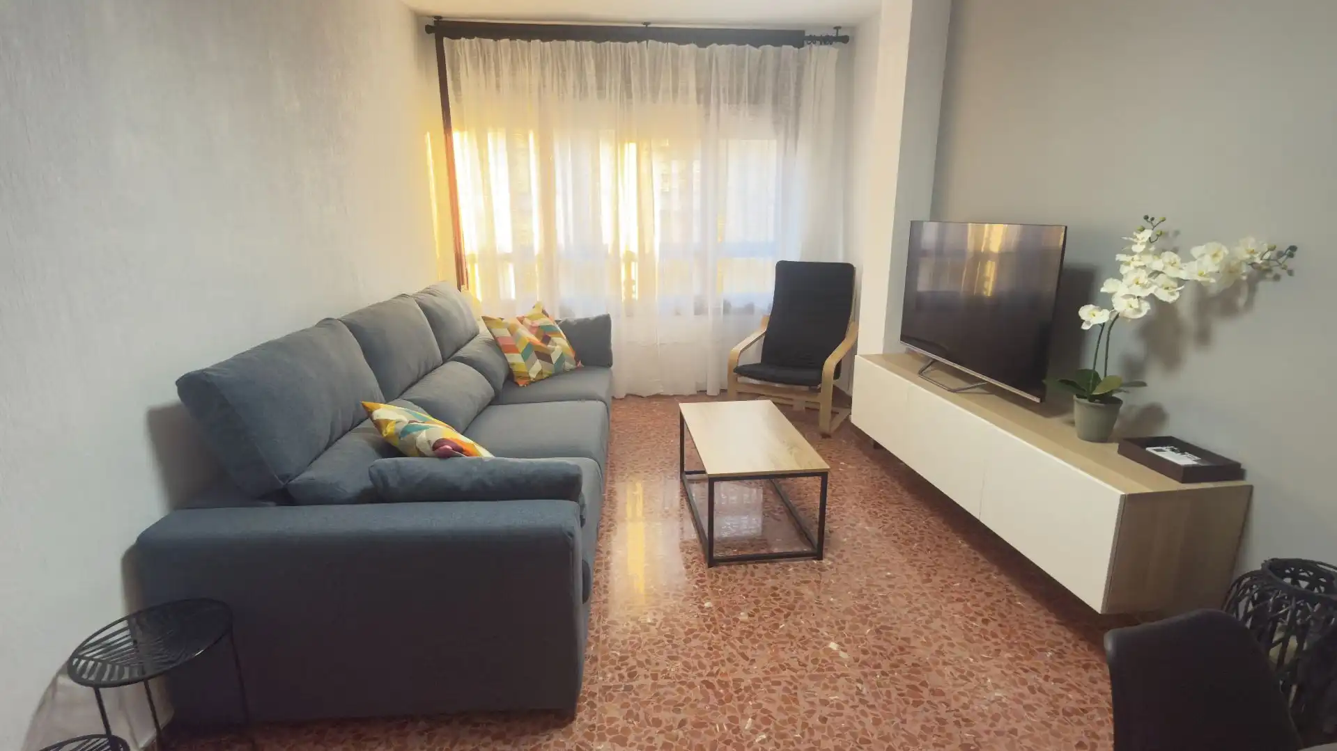 Living room of Flat for rent in Adra  with Air Conditioner, Heating and Furnished