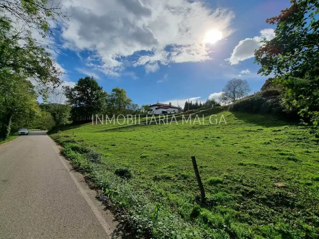Residencial en venda en Parres