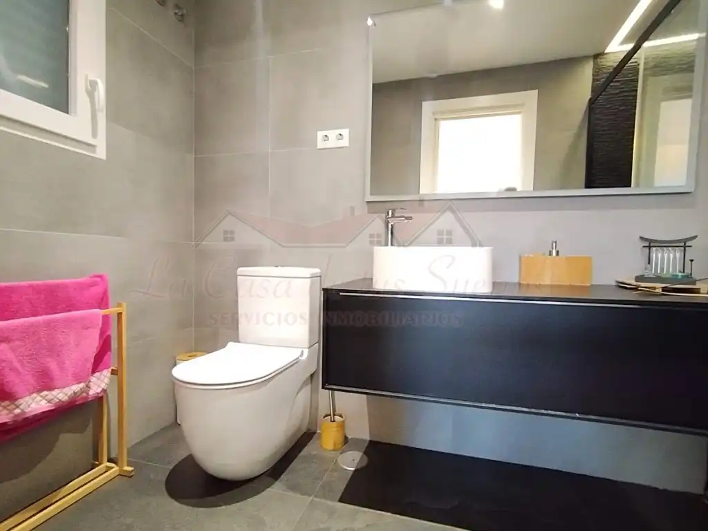 Badezimmer von Dachboden zum Verkauf in Elda
