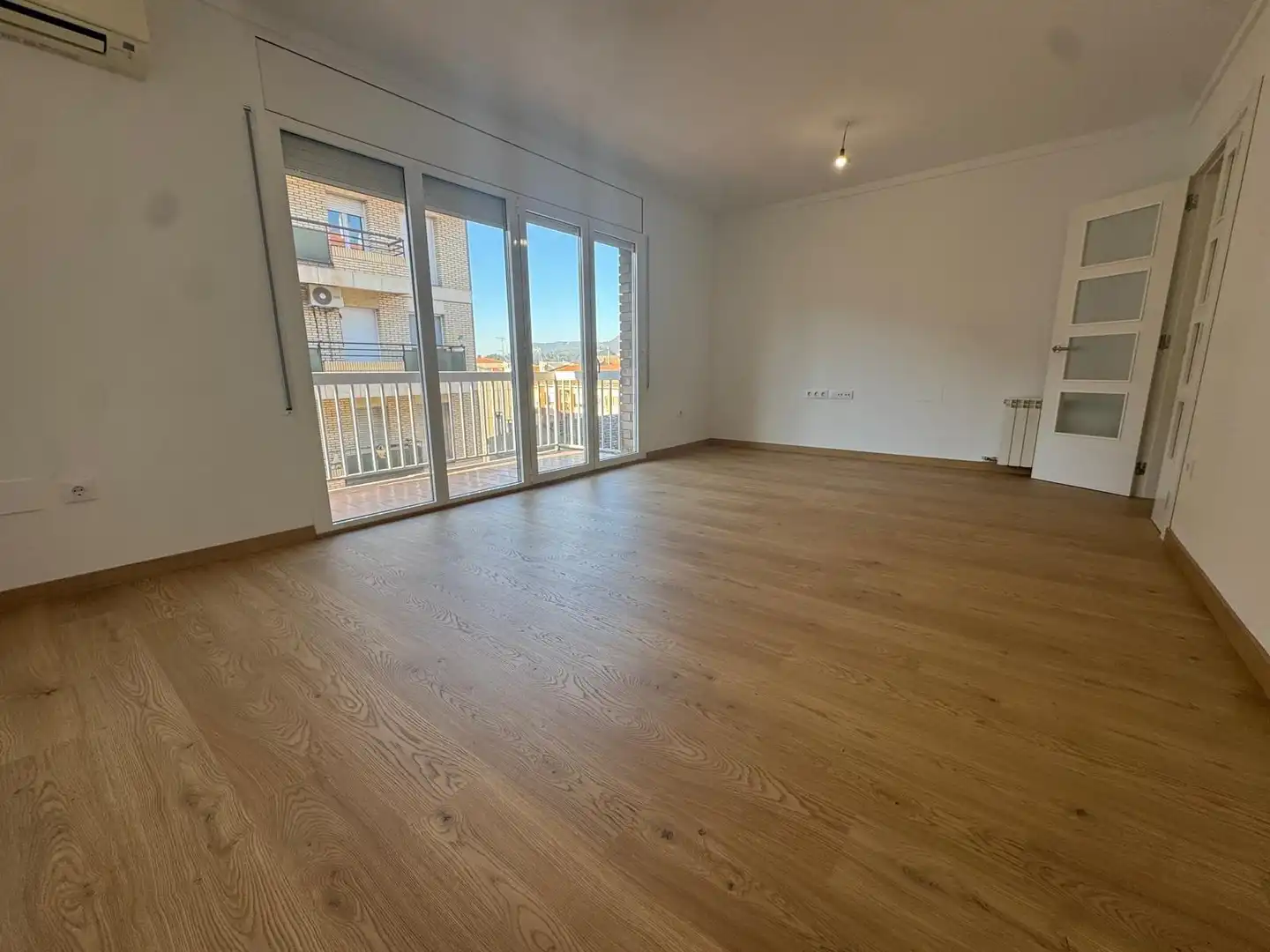 Sala de estar de Piso en venta en Manresa con Aire acondicionado, Calefacción y Parquet