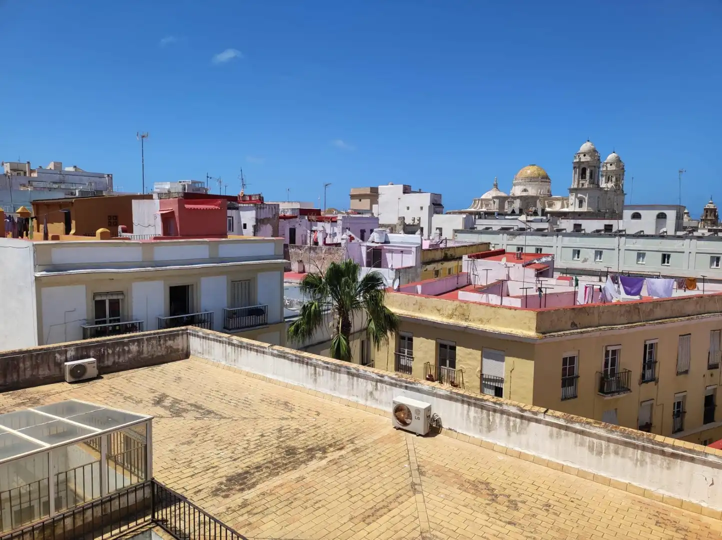 Vista exterior de Piso en venta en Cádiz