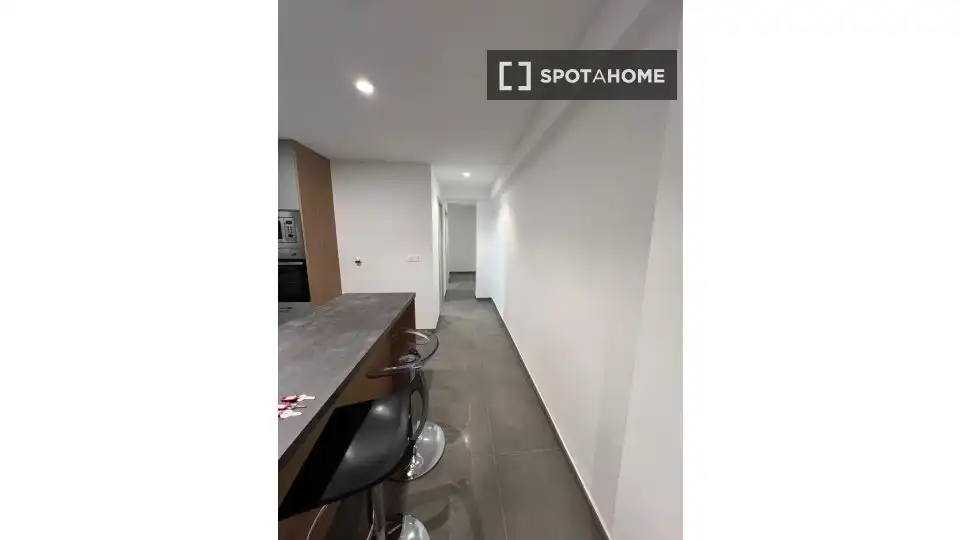 Piso de alquiler en Alicante / Alacant con Aire acondicionado, Calefacción y Amueblado