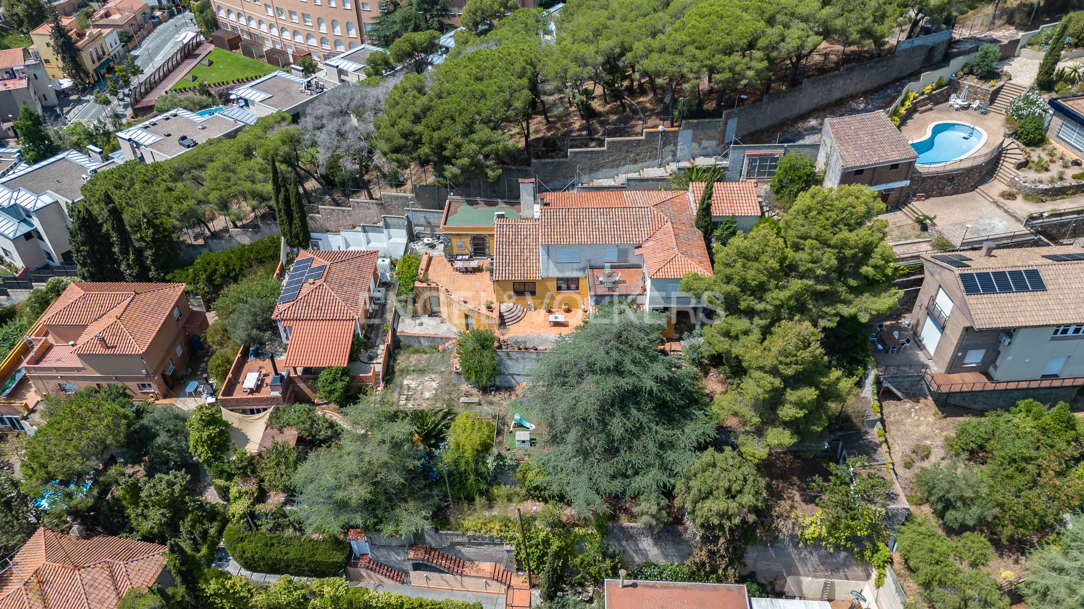 Vista exterior de Casa o xalet en venda en  Barcelona Capital amb Calefacció, Jardí privat i Parquet