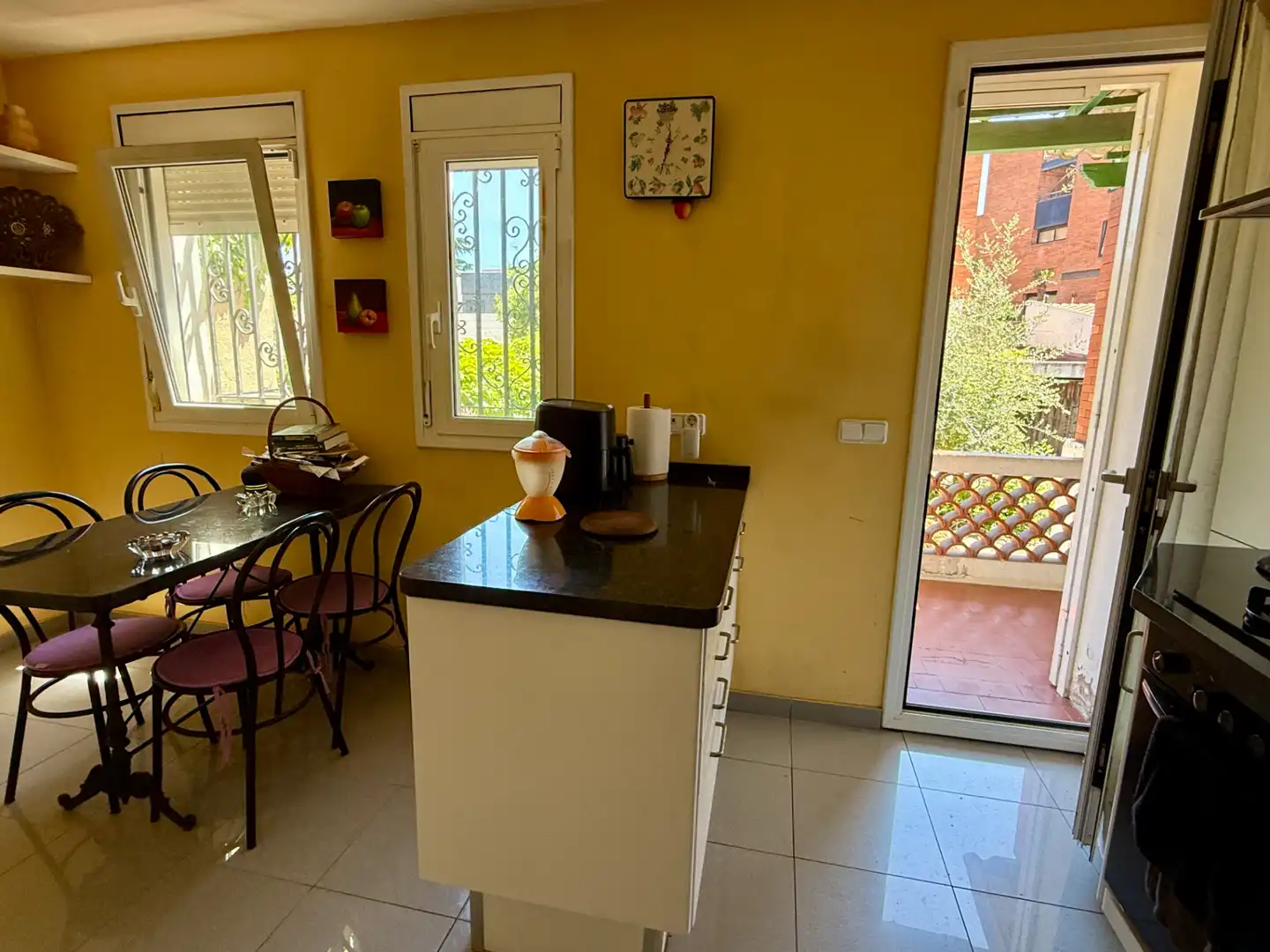 Cocina de Casa o chalet en venta en Barcelona con Calefacción, Jardín privado y Terraza
