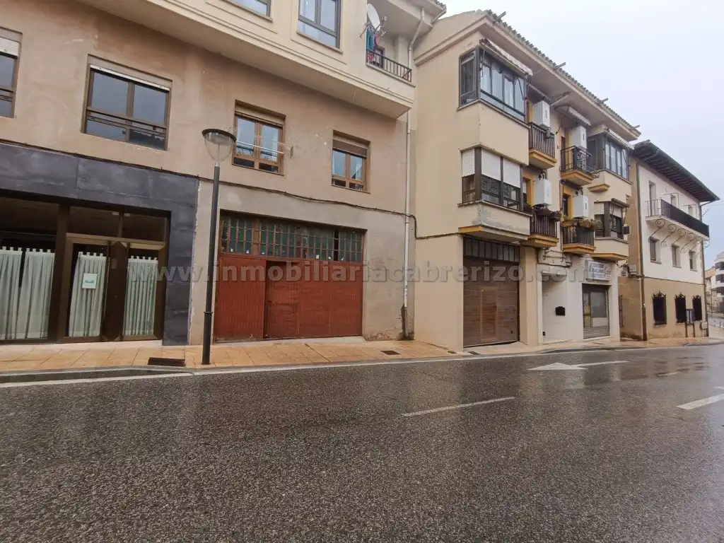 Local de alquiler en San Vicente Plaza, Oyón-Oion