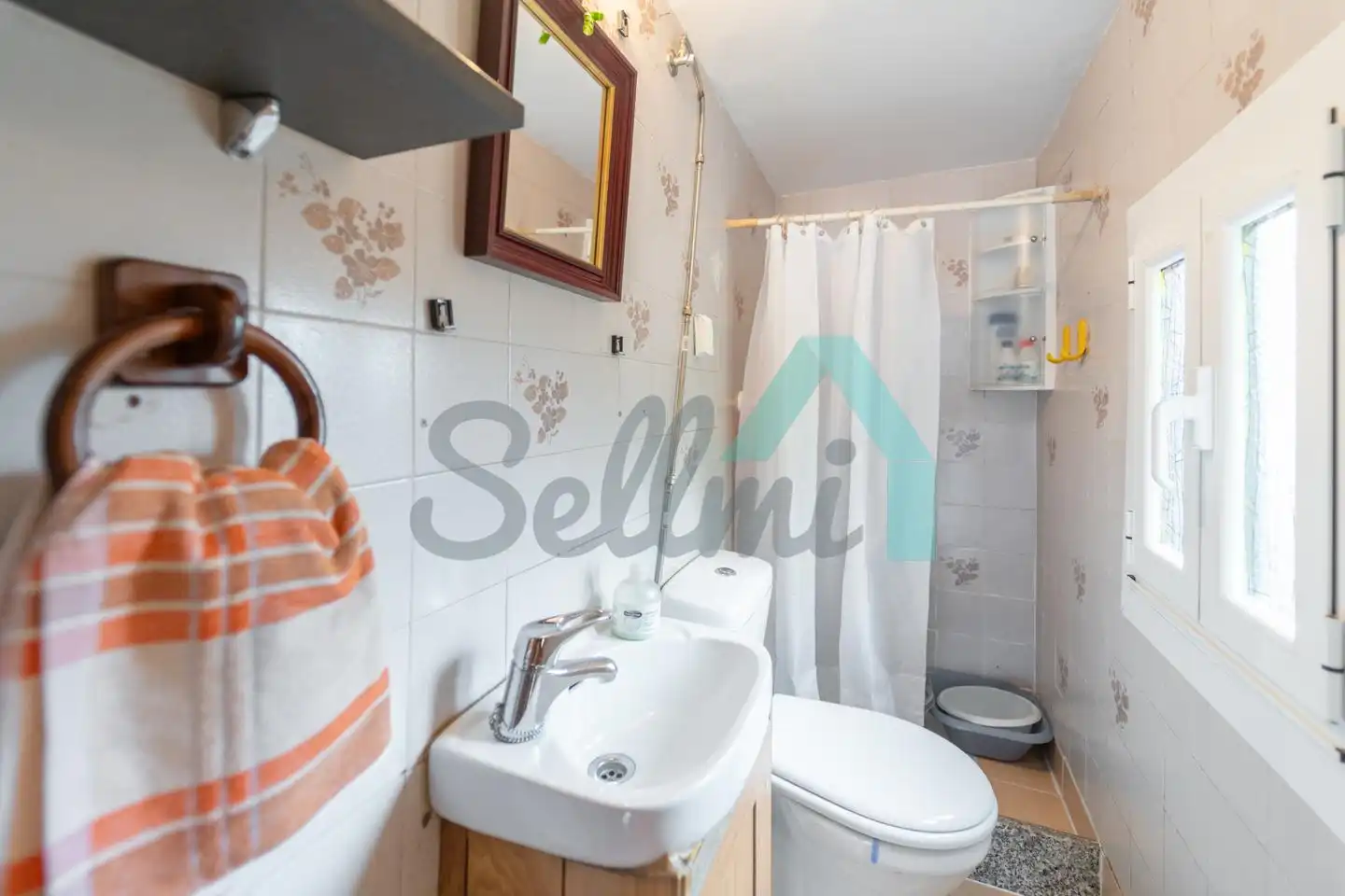 Bathroom of Houses for sale in Aller  with Heating, Private garden and Terrace