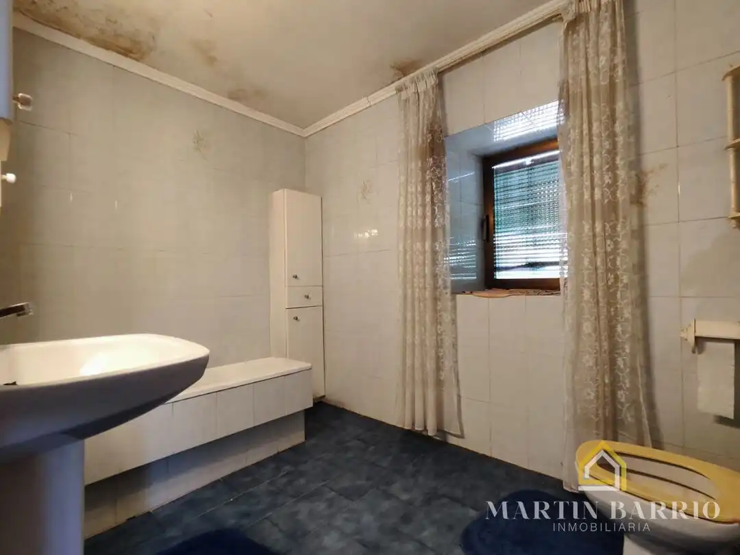 Bathroom of Houses for sale in Muskiz  with Private garden, Storage room and Balcony